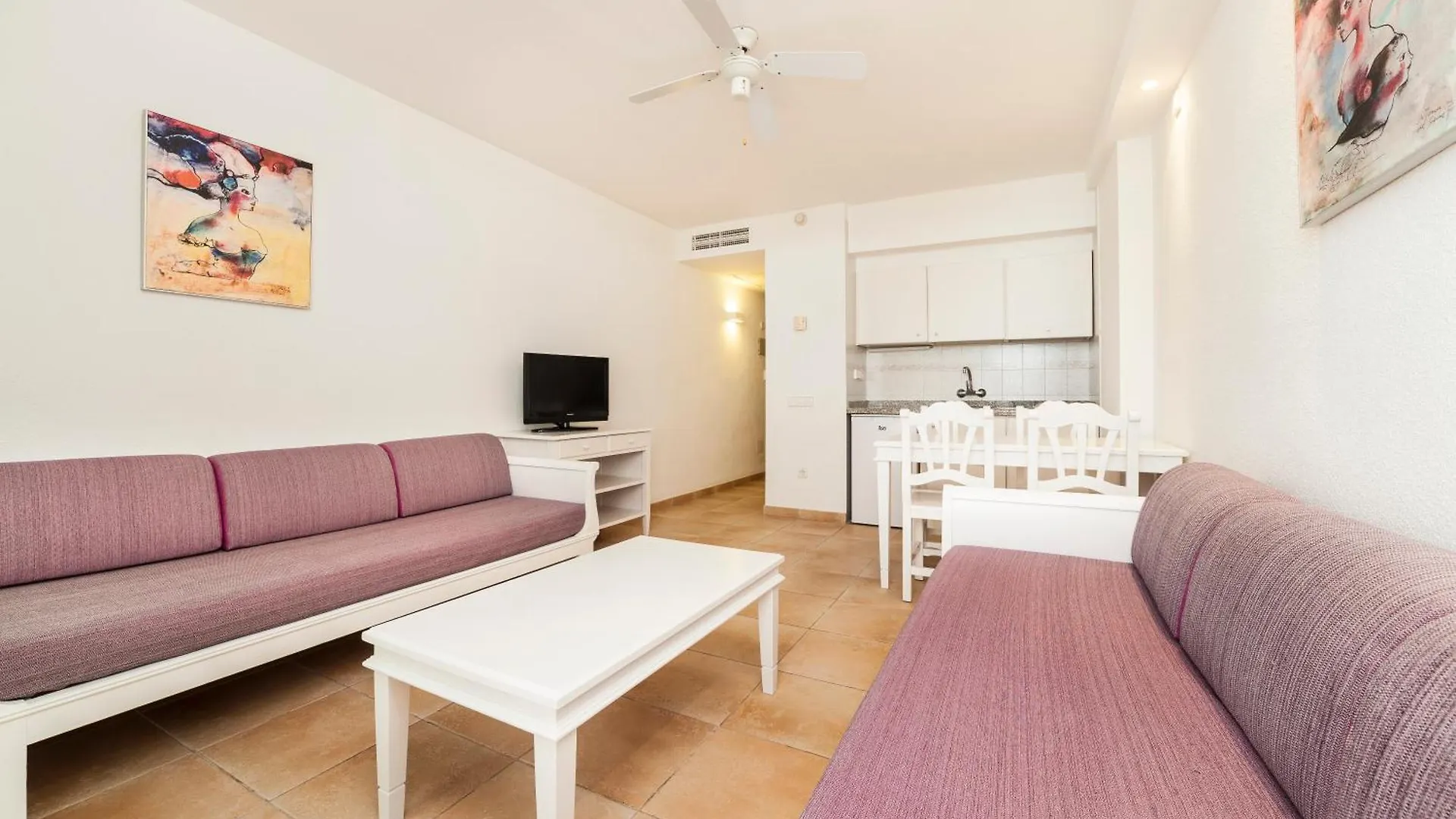 Insotel Club Tarida Playa Sant Josep de sa Talaia 4*,